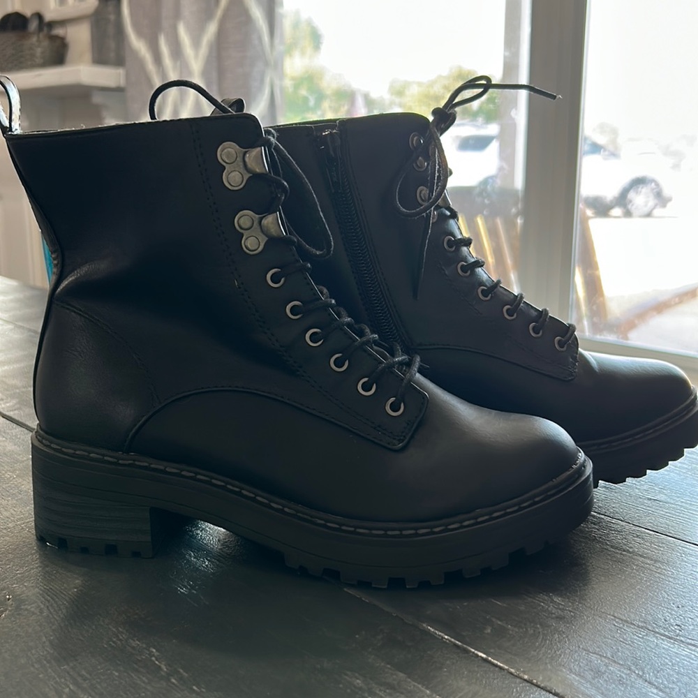 Marta combat boots